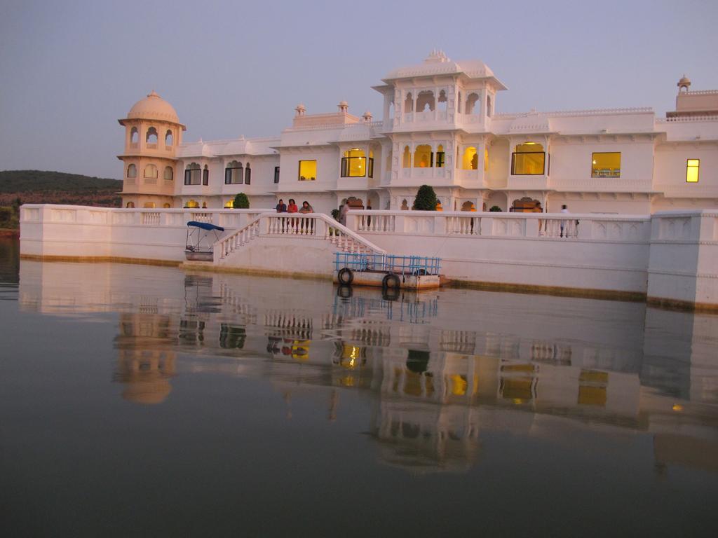 Juesta Lake Nahargarh Palace, Chittorgarh Parsoli Екстер'єр фото
