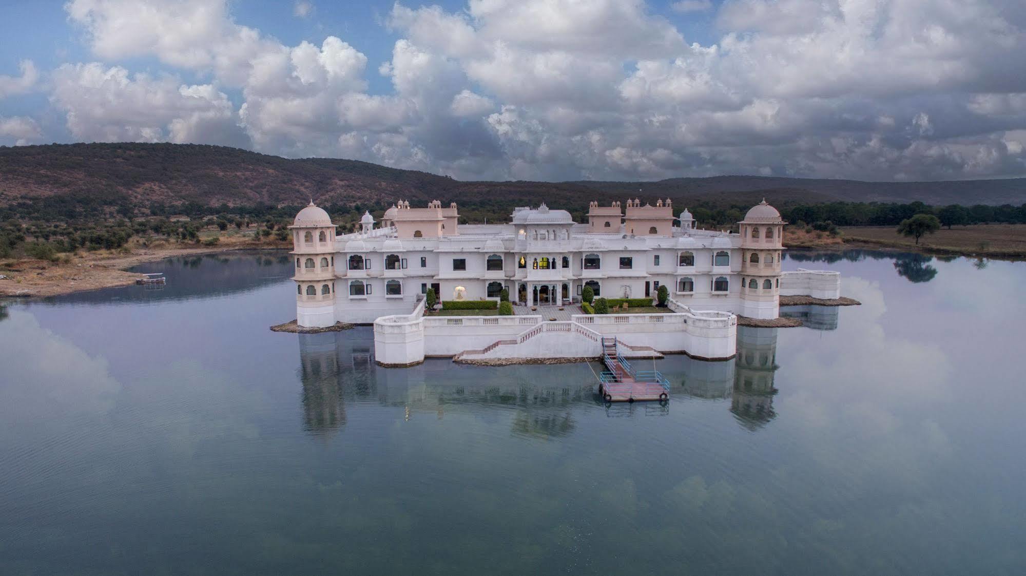 Juesta Lake Nahargarh Palace, Chittorgarh Parsoli Екстер'єр фото