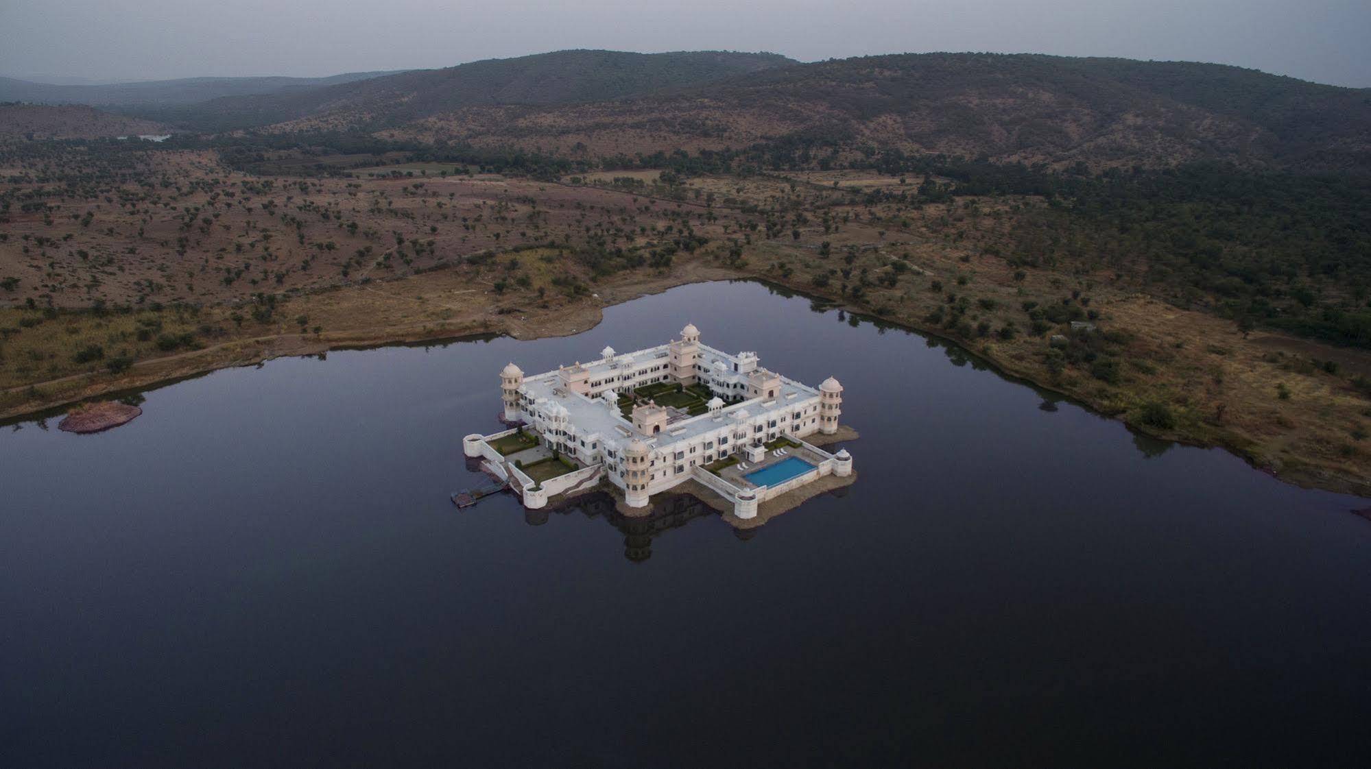 Juesta Lake Nahargarh Palace, Chittorgarh Parsoli Екстер'єр фото